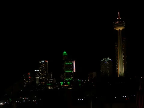 CN Tower Lit up at Nighttime Vidéo 74589127
