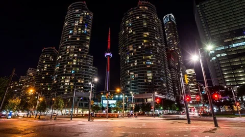 CN Tower from Toronto Harbourfront intersection time lapse at night Stockbeeldmateriaal 119134754