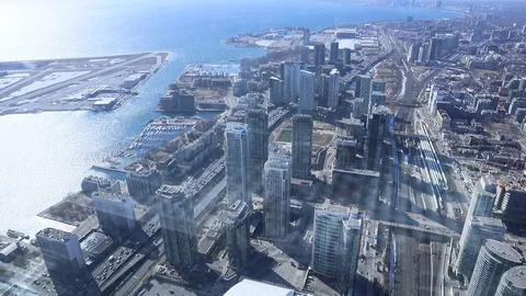 CN Tower West Facing View of Lake Ontario Downtown Toronto Vidéo 125647998
