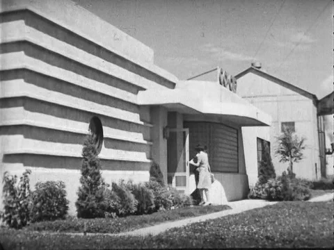 Co-ops are based on many principles, including democracy and limited 動画素材 75291872