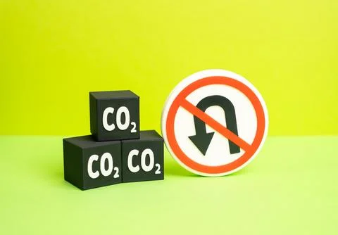 CO2 emissions and the impossibility of reducing them. Environmental challenge Foto stock