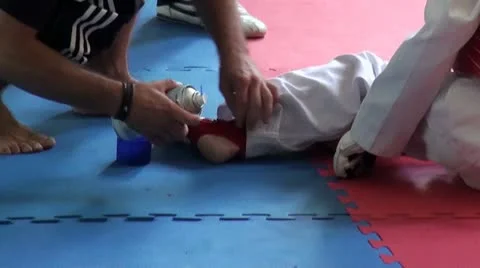 Coach corrects Ammunition before the fight Stock Footage