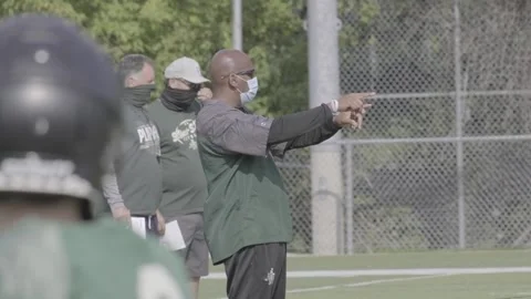 Coach With Mask Vídeo Stock 144414596