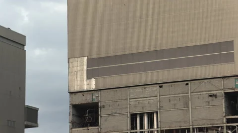 Coal fired electrical power generation station being demolished Vídeos de archivo 158156964