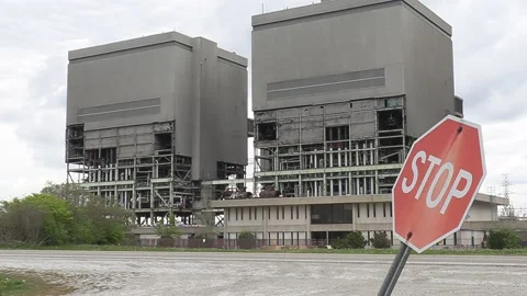 Coal fired electrical power plant generating station being demolished 库存影片 153833658