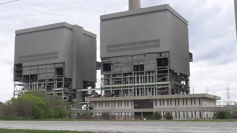 Coal fired electrical power plant generating station being demolished 库存影片 153834124