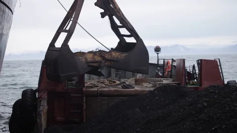 Coal loading 스톡 동영상 124291161