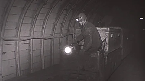 Coal Miner Mining Worker in Underground Mine 1960s Vintage Film Industry Movie Vídeos de archivo 75918145