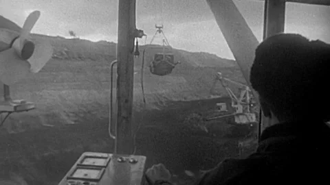 Coal Miner Operates Crane Mining Ore Pit Mine 1970s Vintage Film Home Movie Видео 75918118