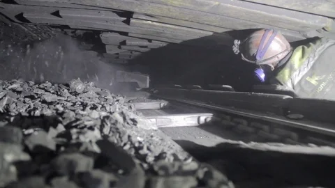 Coal mining conveyor Video stock 79133211
