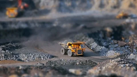 Coal mining in the quarry, tilt-shift shoot Stockbeeldmateriaal 122073604