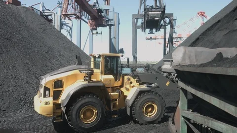 Coal transshipment in port, loader Stock Footage 90861571