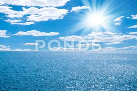 Coast of beach at day Stock-Fotos