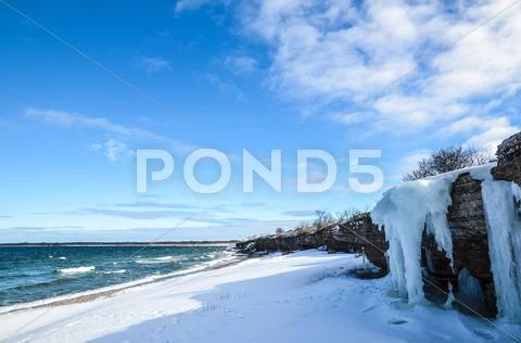 Coast with limestone cliffs Stock Photos