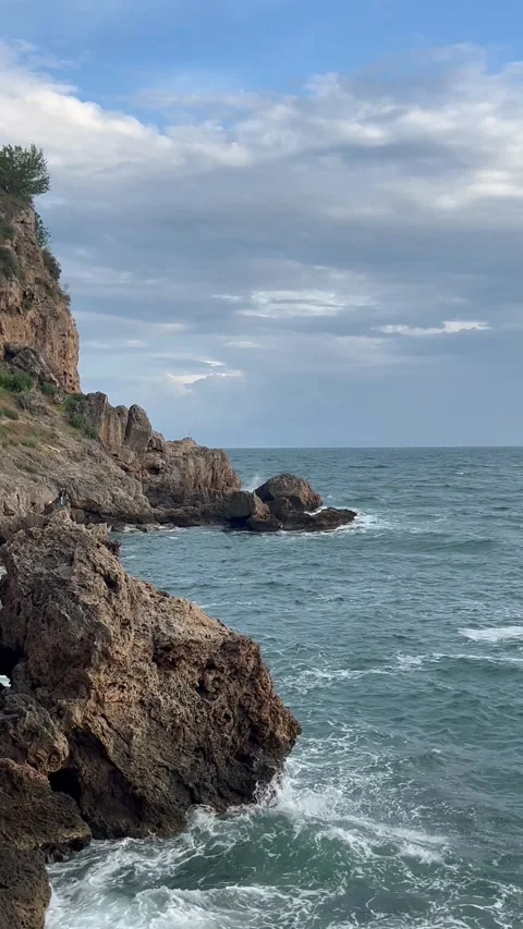 Coast with royals by the sea Stock Footage 337114573