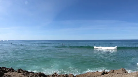 Coastal Bliss: Captivating Ocean Waves Breaking Vídeos de archivo 249545905