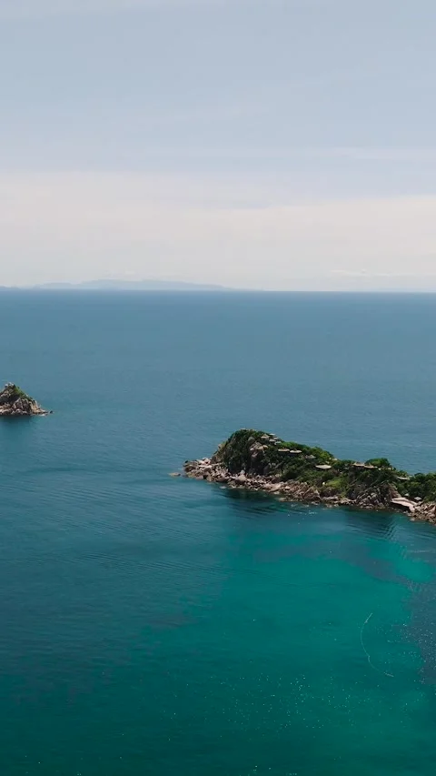 Coastal cliffs and blue ocean horizon. Koh Tao, Thailand. Stock Footage 328007322