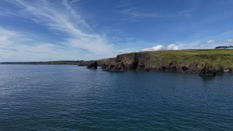 Coastal Cliffs and Open Sea at Ballydwan Beach Waterford Ireland Stockbeeldmateriaal 337396001