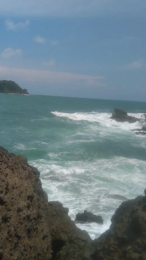 Coastal cliffs Vídeos de archivo 243090022