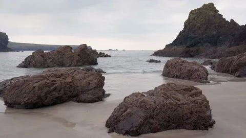 Coastal Landscape Beaches and Cliffs- 4K Stockbeeldmateriaal 153305384