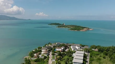 Coastal view with lush greenery and small island. Ko Samui, Thailand. Stock Footage 342641647