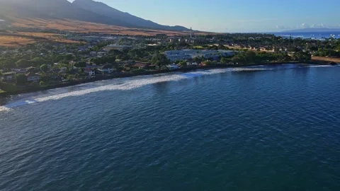 Coastline in Lahaina, Maui shortly after sunrise. 動画素材 162082653