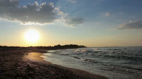 Coastline at sunset time Vidéo 51671408