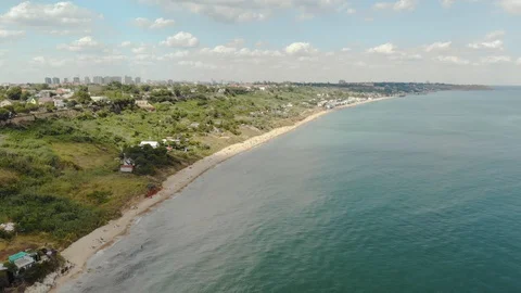 Coastline with vacationing tourists 库存影片 117978201