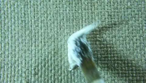 Coating of artistic canvas with white ground, preparation for painting Vídeo Stock 90643738