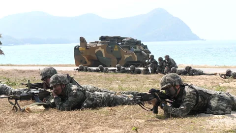 Cobra Gold Amphibious Assault Exercise - Korea Soldiers in Position 動画素材 239603543