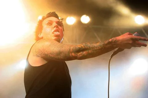  Coby Dick of Papa Roach at K-Rock Radio s 2004 Claus-Fest held at Contine... Stock Photos