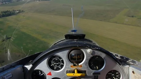 Cockpit Point of View From Old Glider Blanik L-31. Plane landing. 動画素材 85123582