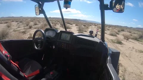 Cockpit view from driverless all-terrain vehicle travelling through Mojave Vidéo 238446362