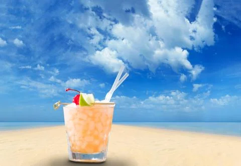 Cocktail on the beach Photos
