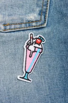 Cocktail embroidered patch 스톡 사진