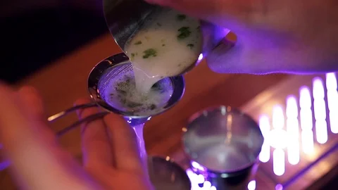 Cocktail Filtered on Bar Vídeos de archivo 88407437