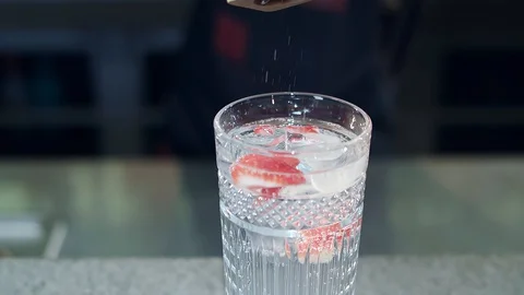 Cocktail Stock-Footage 129086414