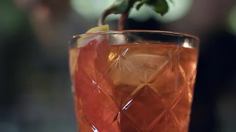 Cocktail Stock-Footage 129087878