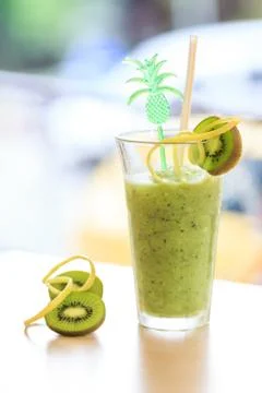 Cocktail with  kiwi Fotos Stock
