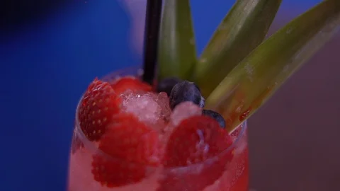 Cocktail macro strawberry  Stock Footage 128442868