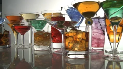 COCKTAILS ON A BAR 動画素材 58944154
