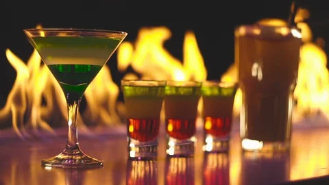 Cocktails on fire on a bar Video stock 106644830