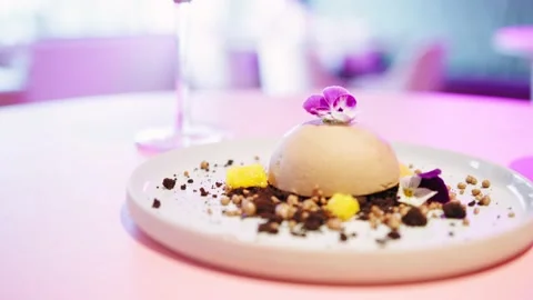 Cocktails at Sweet Cheeks 스톡 동영상 147057697