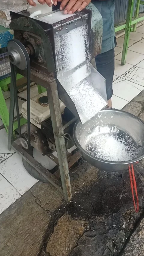 Coconut grater machine Stock Footage 234767173