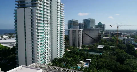 Into the Coconut Grove skyline Video stock 157383357