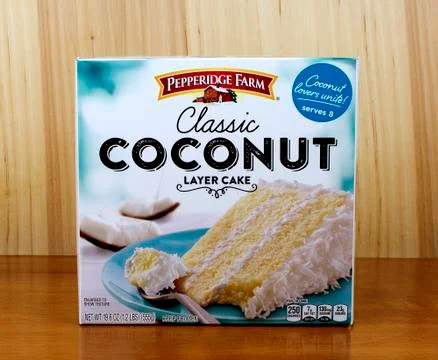 Coconut layer cake. 库存照片