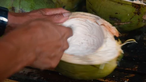 Coconut Meat Shredding 库存影片 92284412