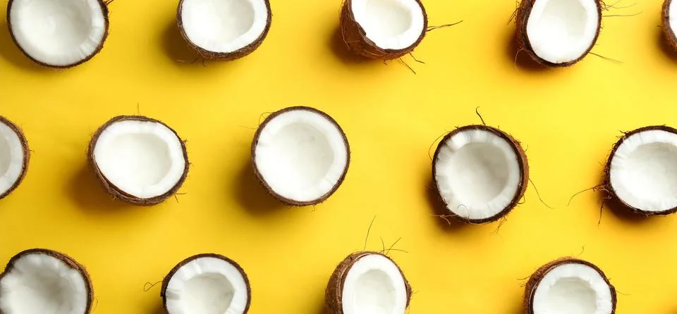 Coconut pattern on color background, flat lay Foto stock
