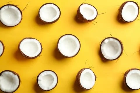 Coconut pattern on color background, flat lay Foto stock