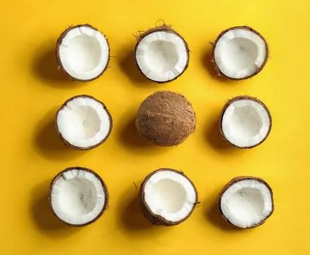 Coconut pattern on color background, flat lay Foto stock